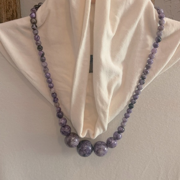 BEAUTIFUL purple glass beaded necklace